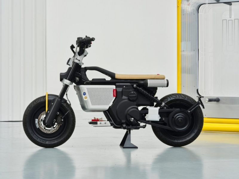 Electric Scooters Are The First Choice for Short-distance Travel in The Community